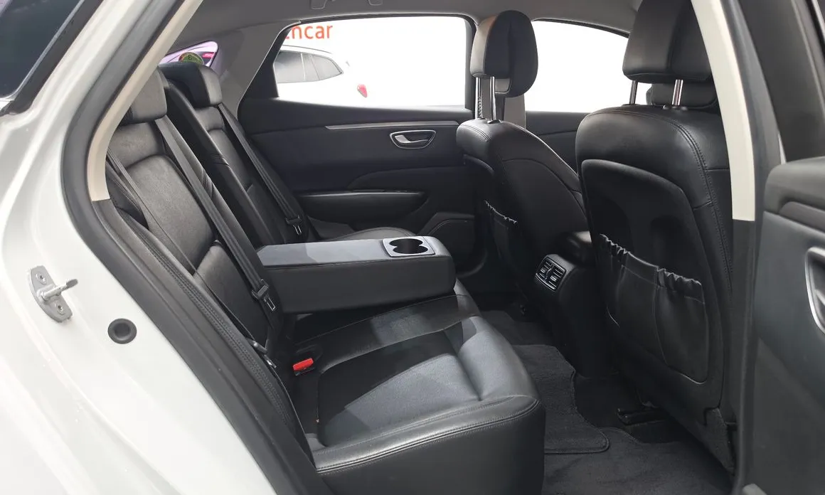 Renault SM6
