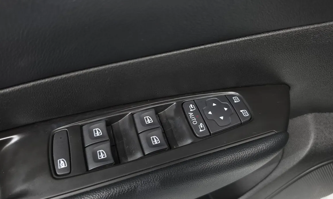 Renault SM6