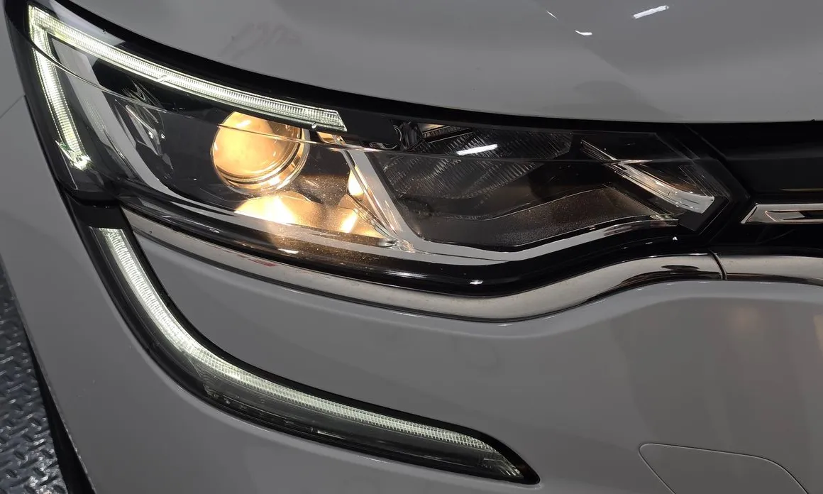 Renault SM6