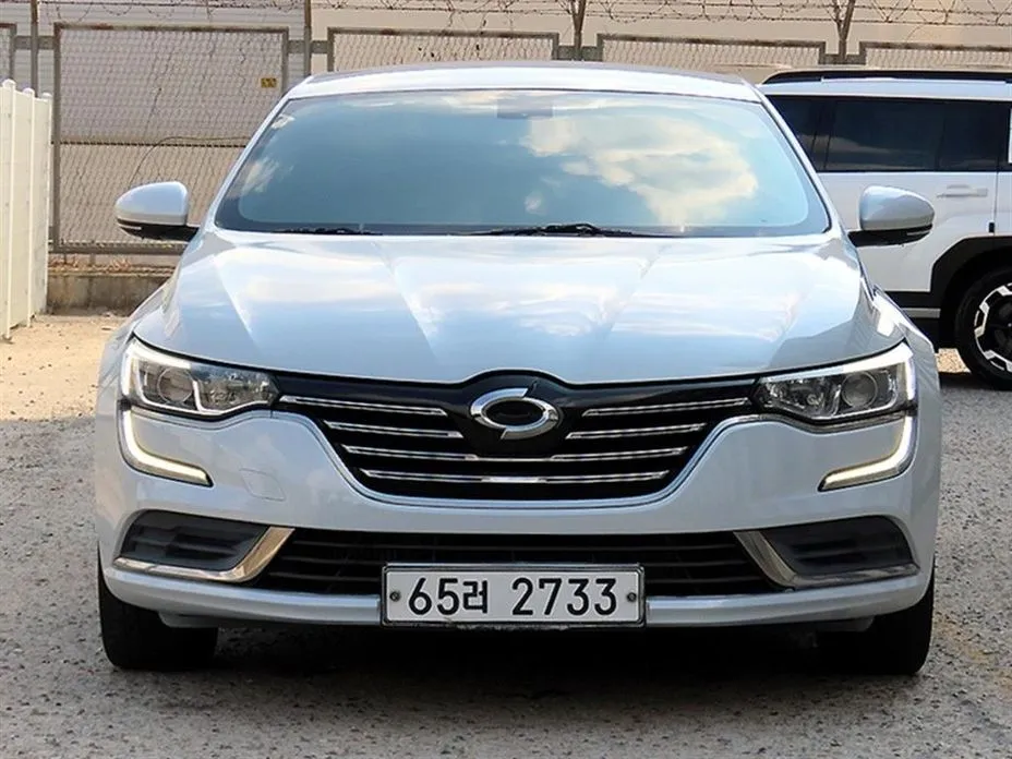Renault SM6