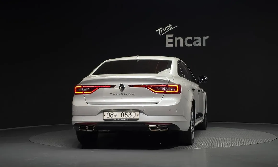 Renault SM6