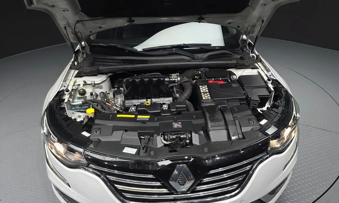 Renault SM6
