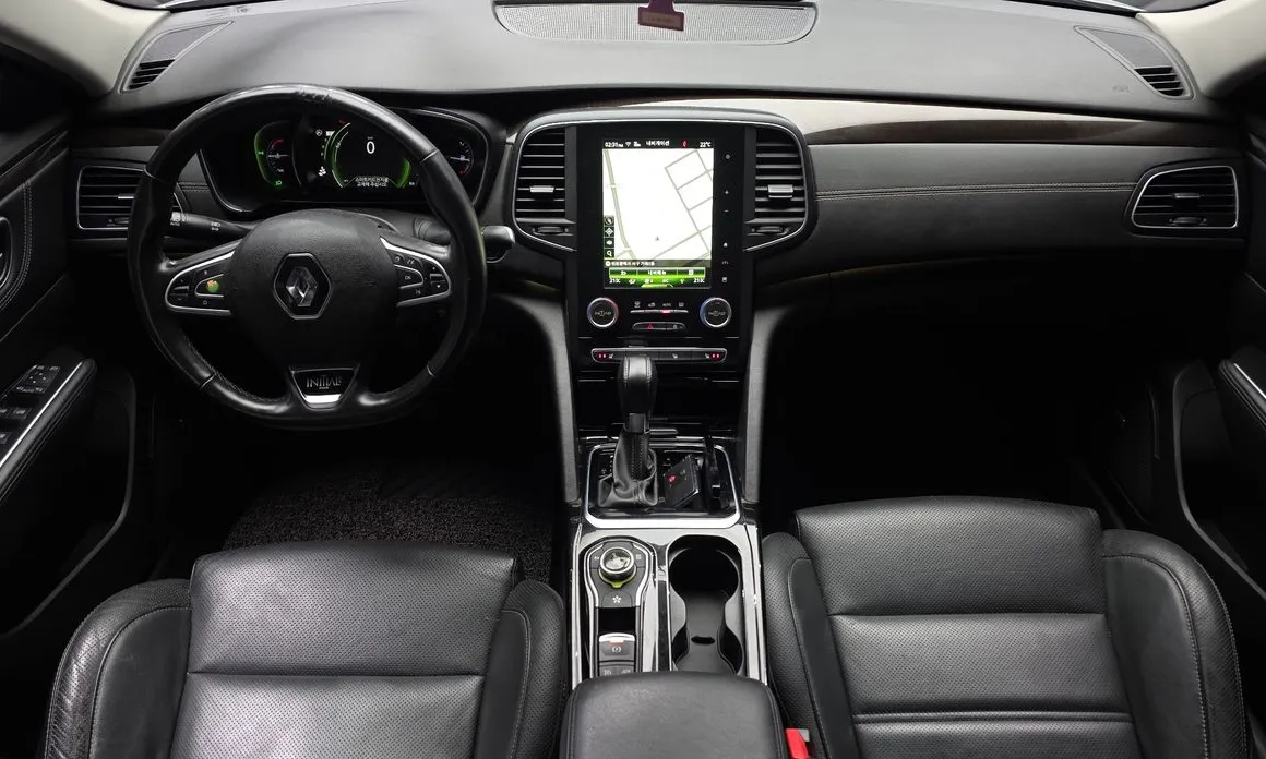 Renault SM6