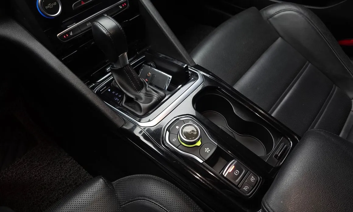 Renault SM6