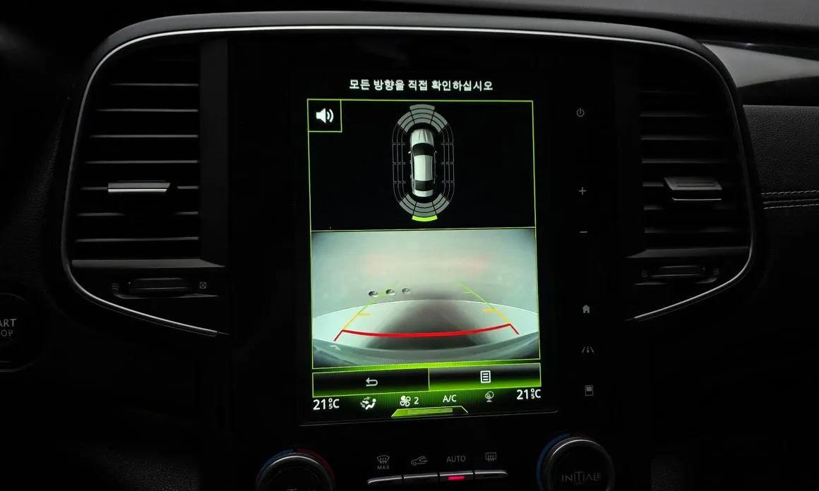 Renault SM6