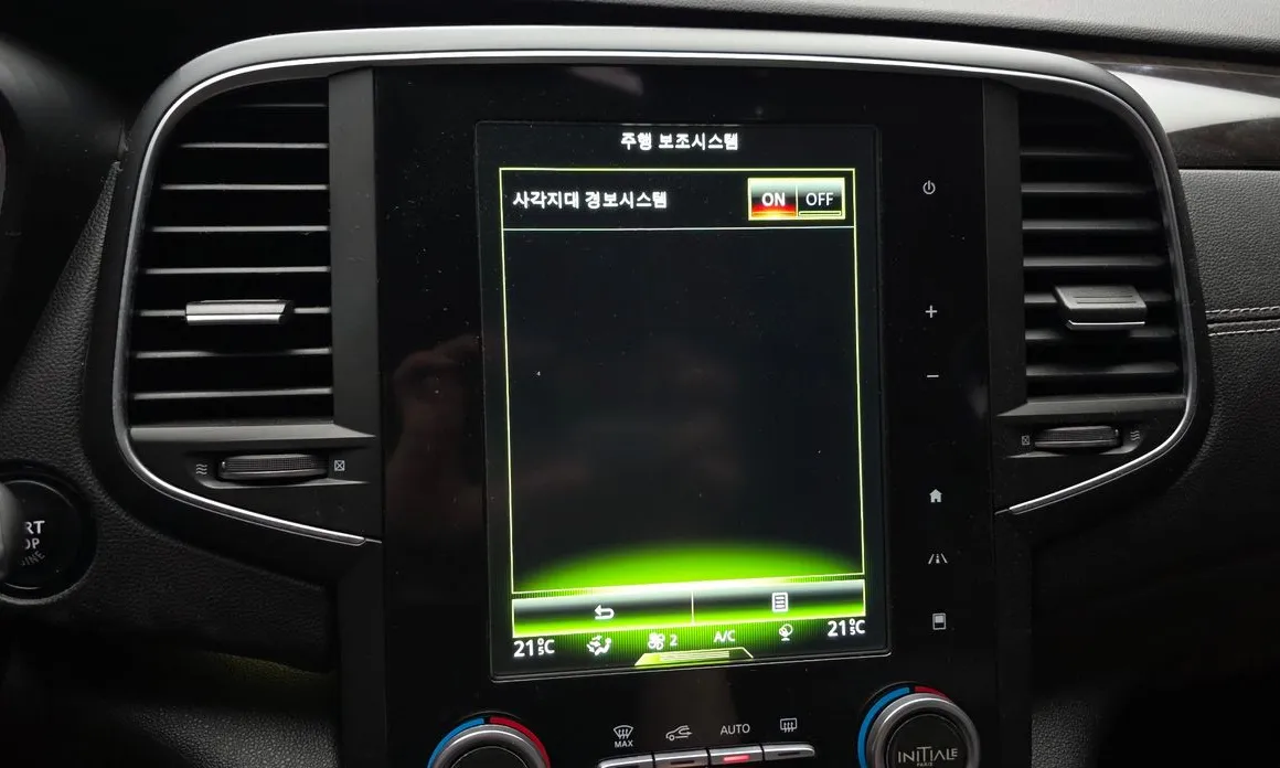 Renault SM6