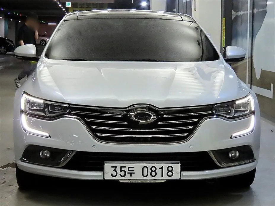 Renault SM6