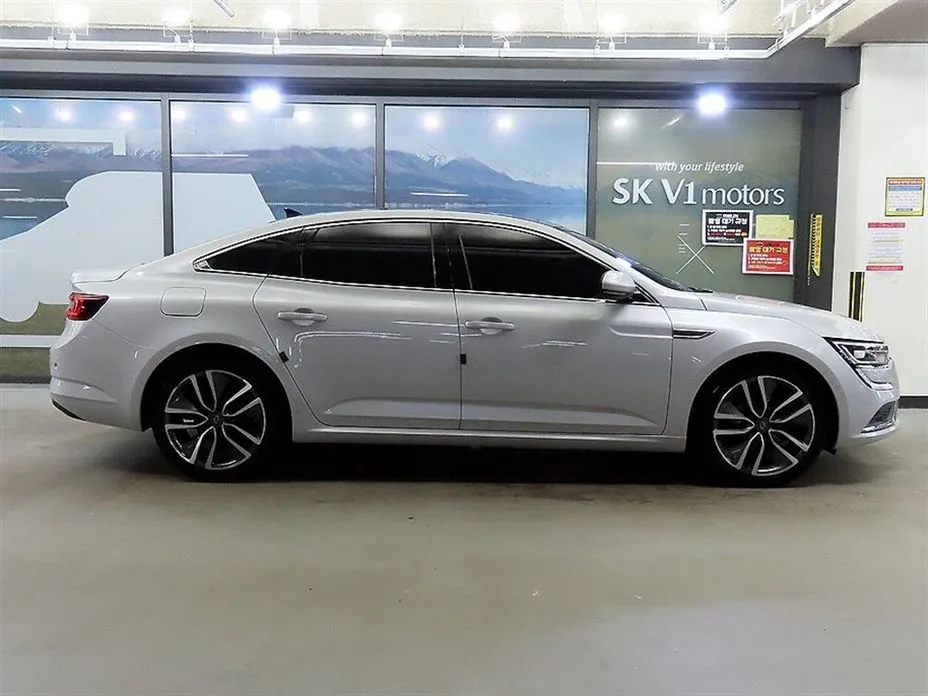 Renault SM6