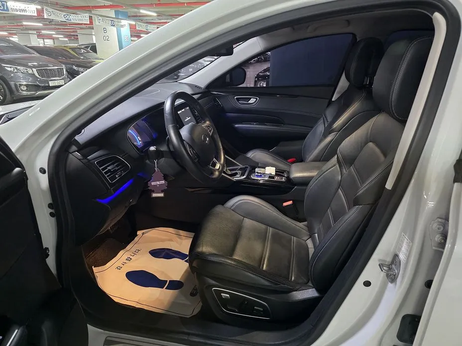 Renault SM6