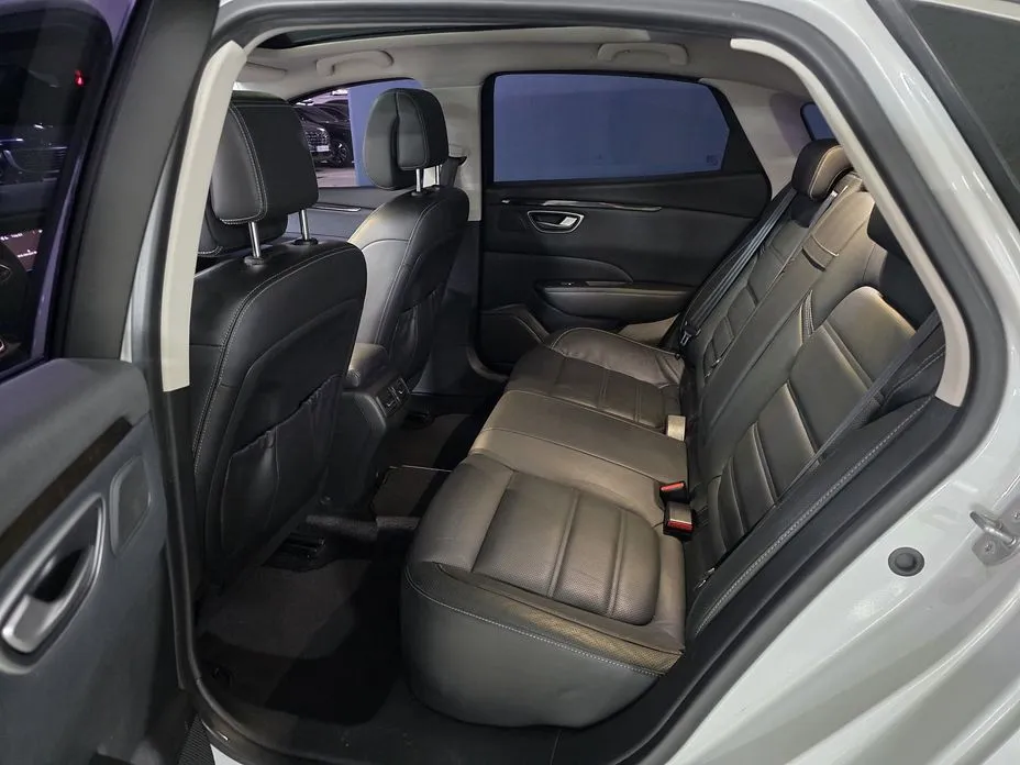 Renault SM6