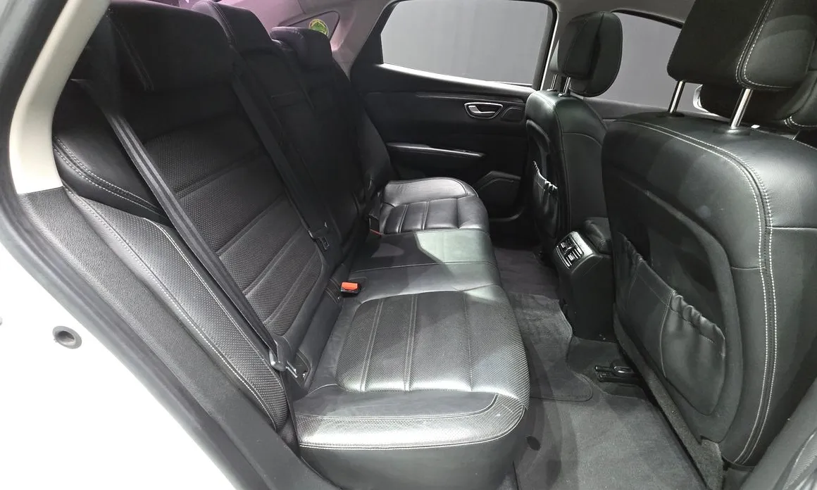 Renault SM6