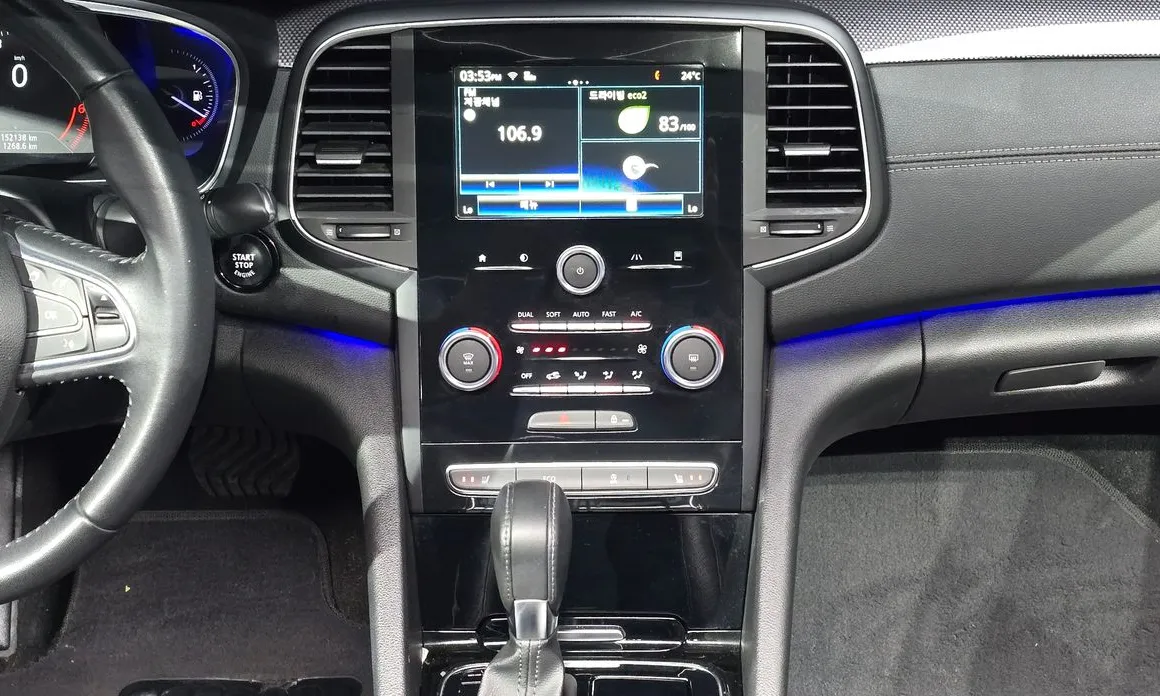 Renault SM6