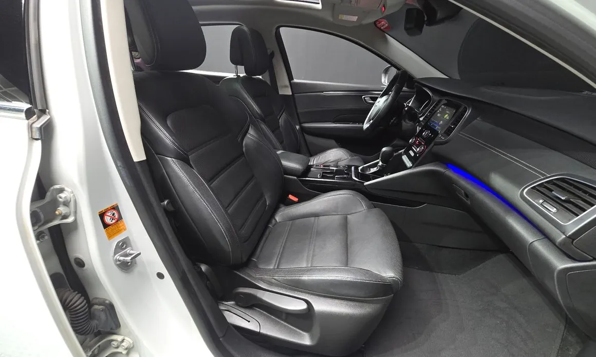 Renault SM6