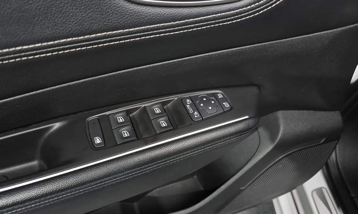 Renault SM6