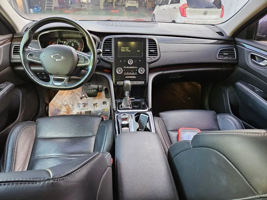 Renault SM6