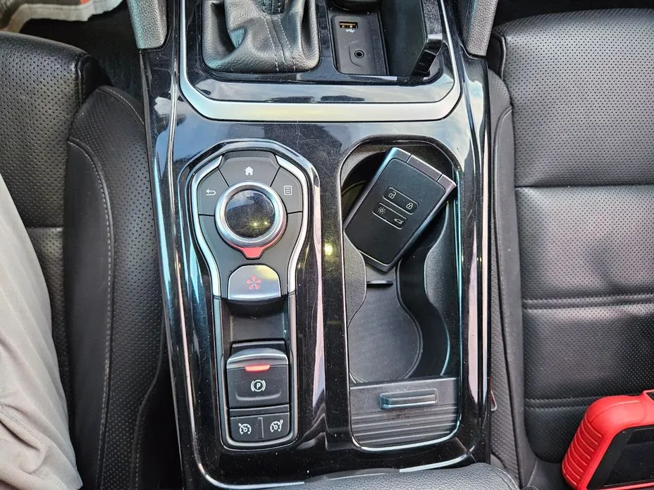 Renault SM6
