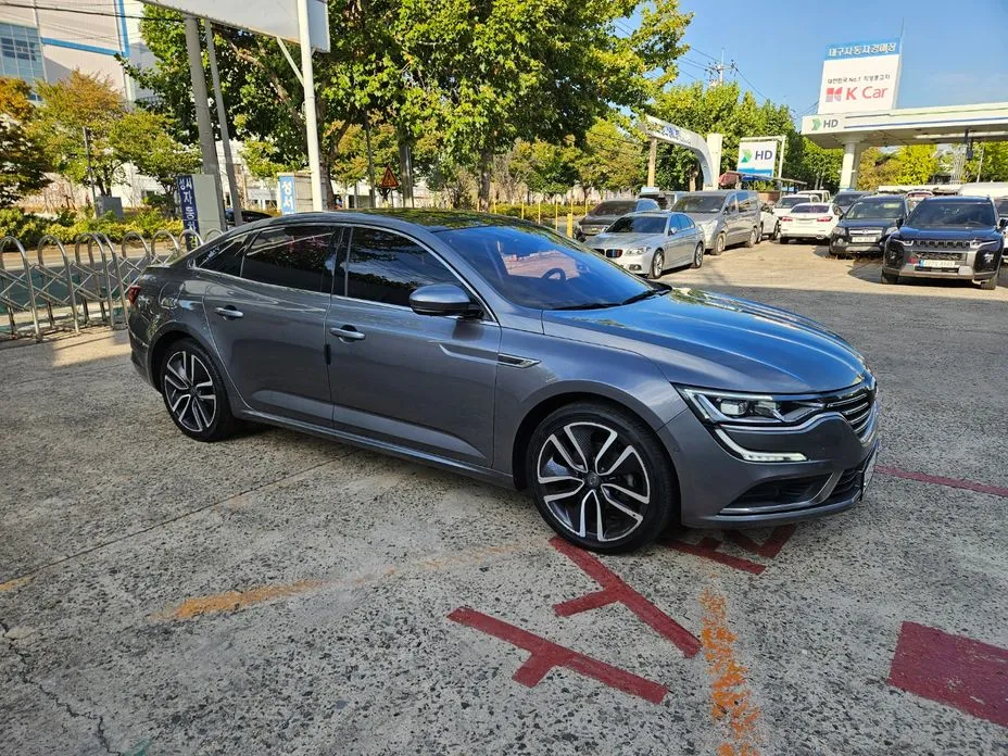 Renault SM6