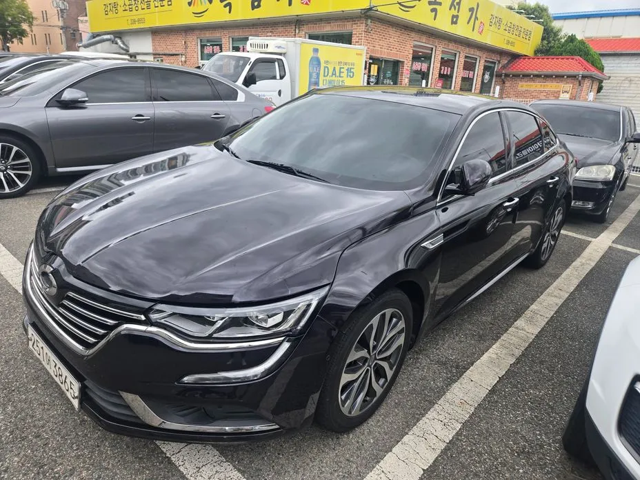 Renault SM6