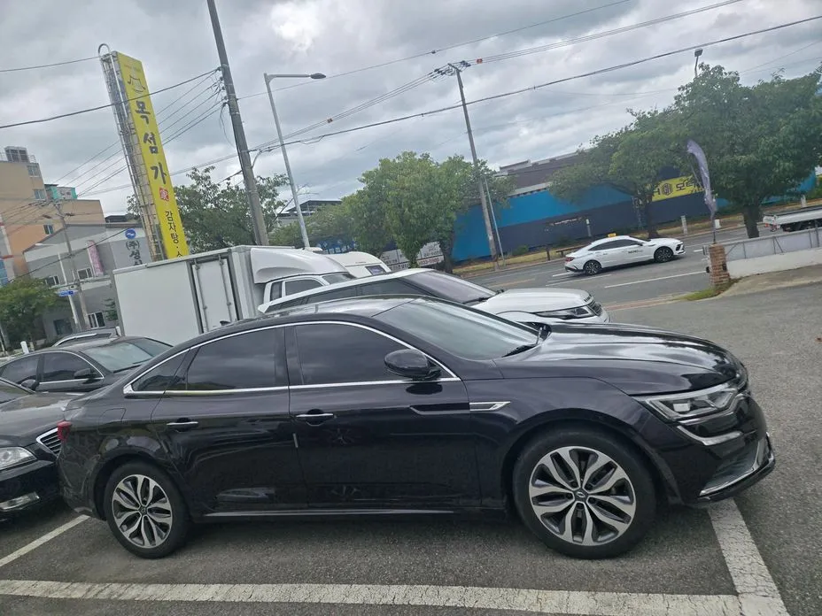Renault SM6