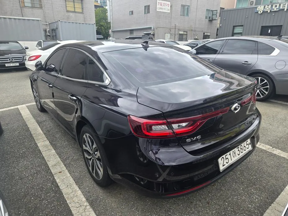 Renault SM6