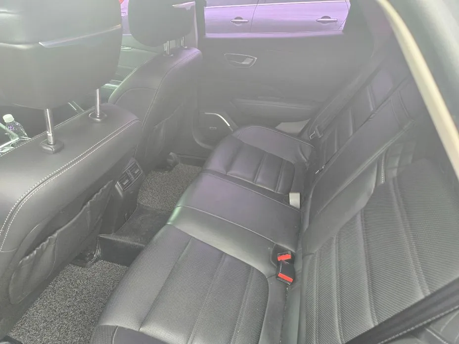 Renault SM6