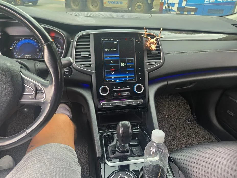 Renault SM6