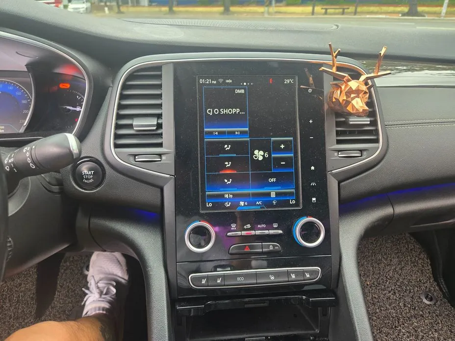 Renault SM6