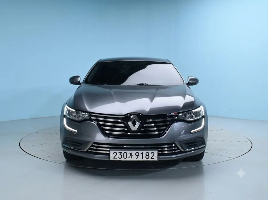 Renault SM6