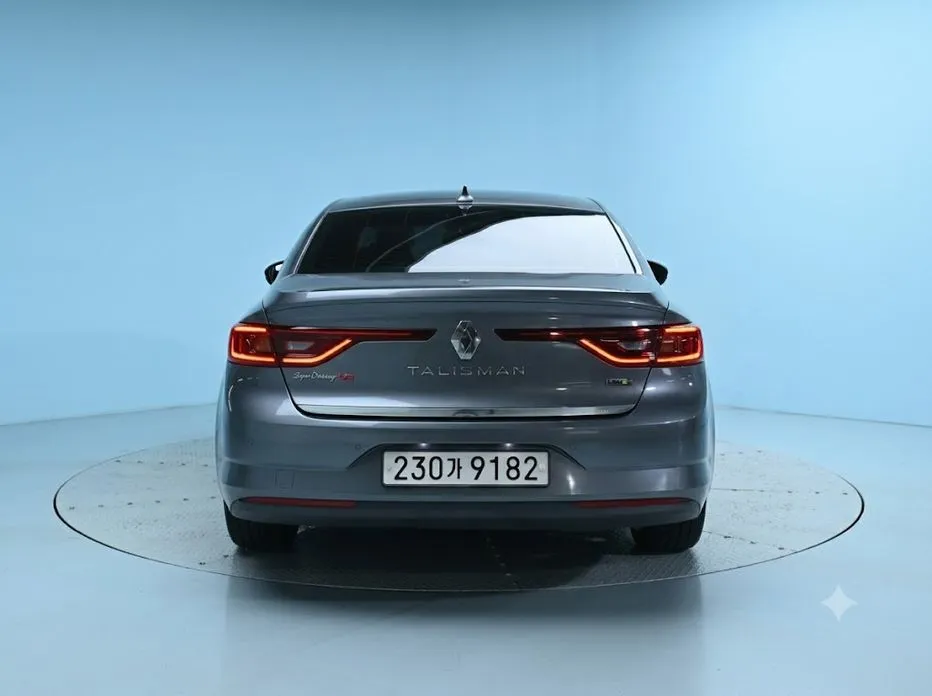Renault SM6