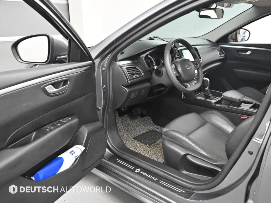 Renault SM6