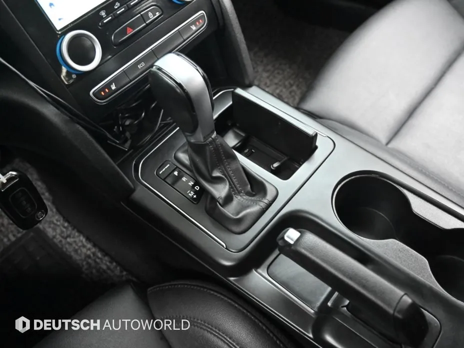Renault SM6