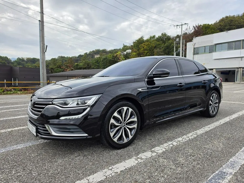 Renault SM6
