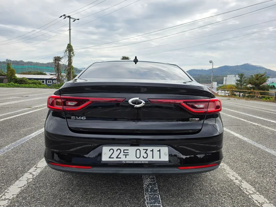 Renault SM6