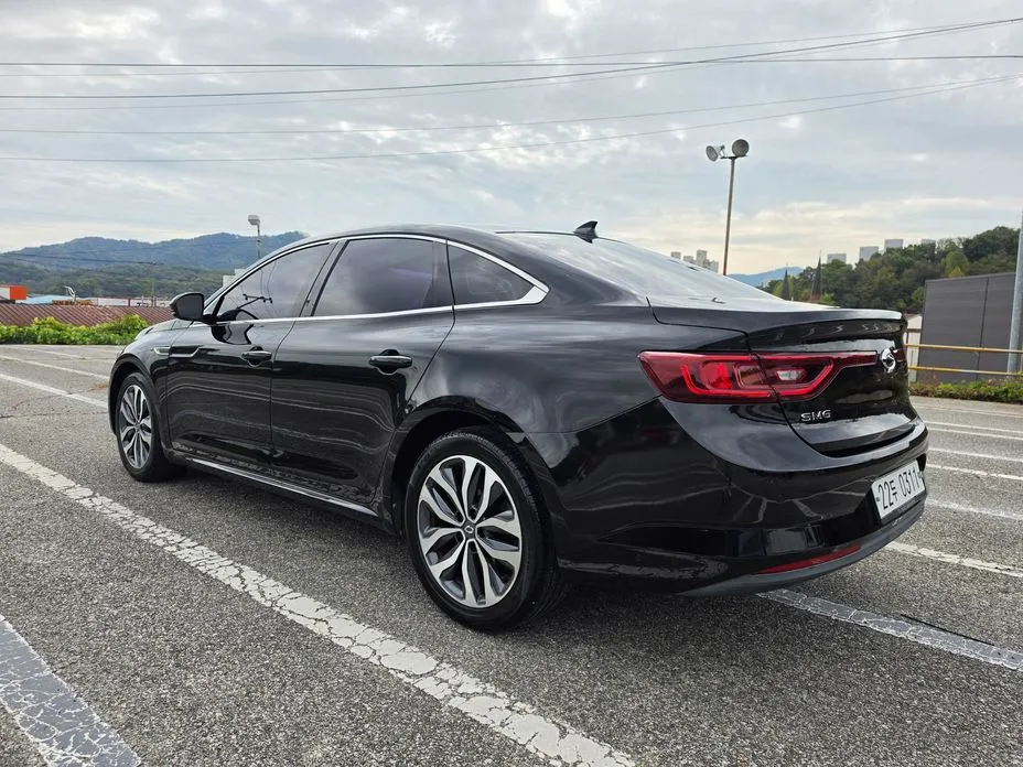 Renault SM6