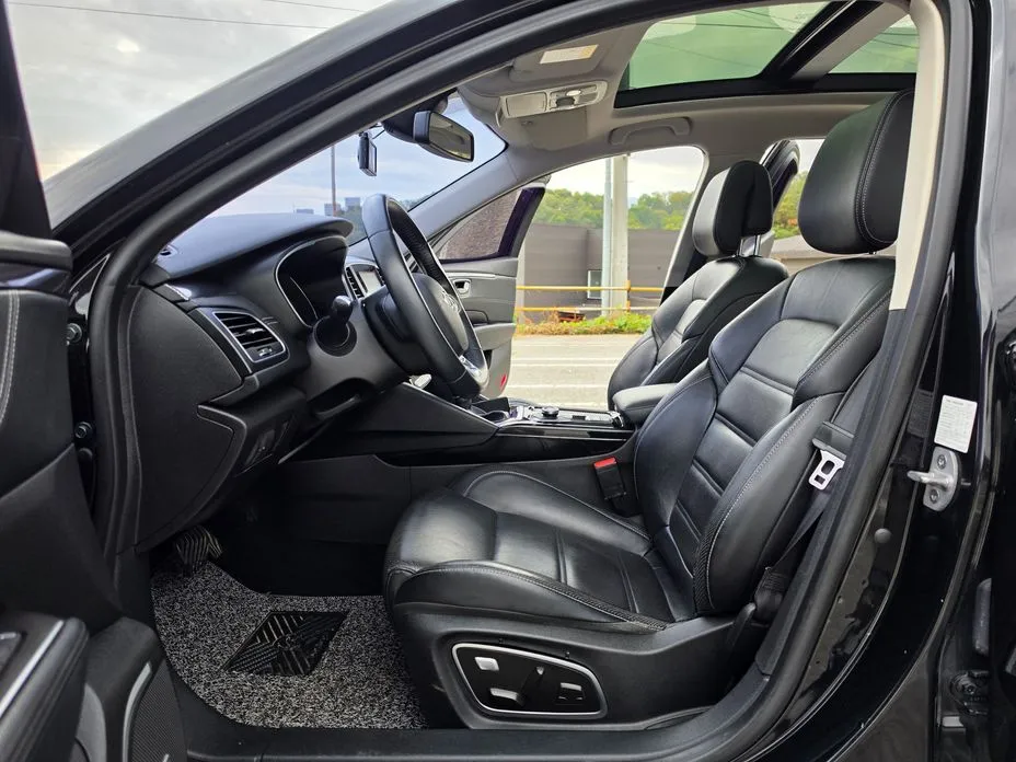 Renault SM6