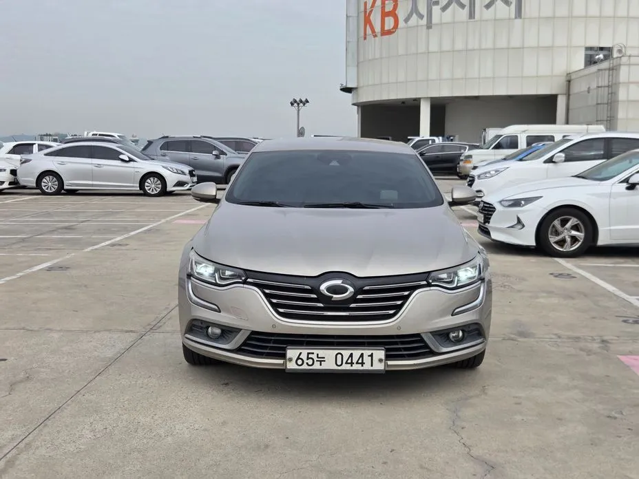 Renault SM6