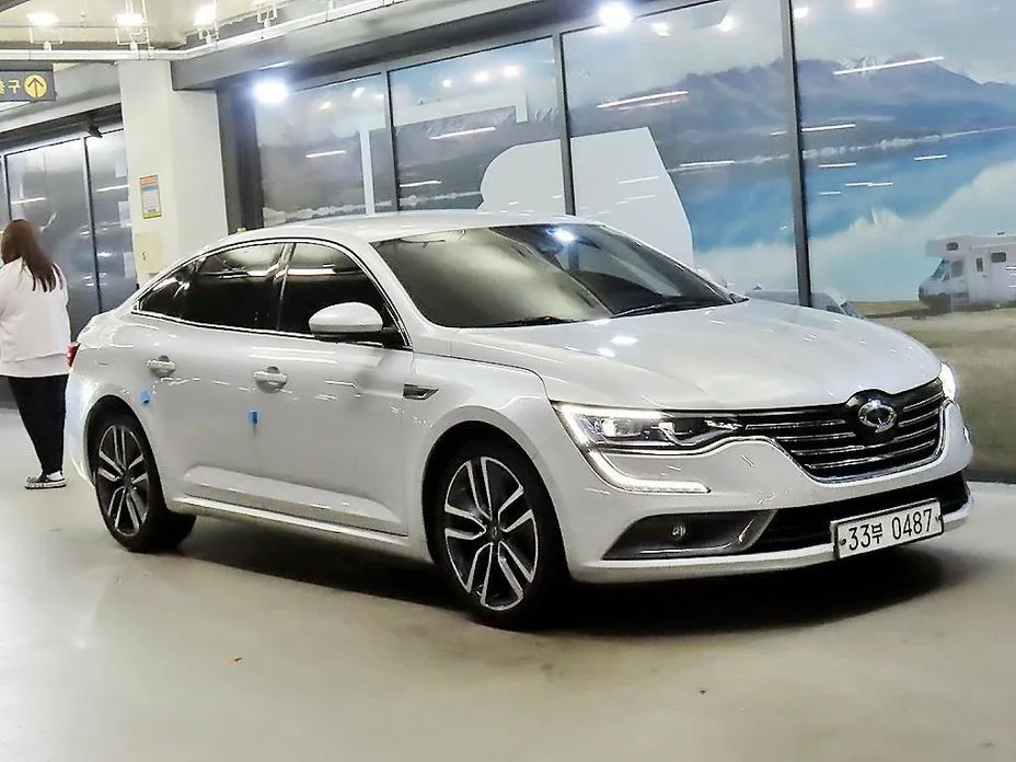 Renault SM6