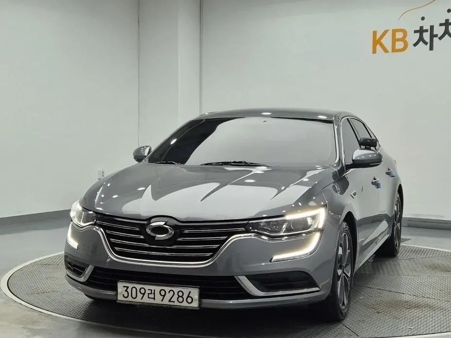 Renault SM6