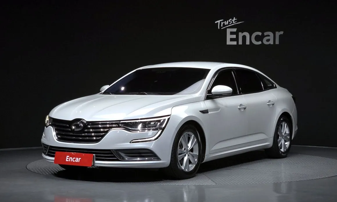 Renault SM6