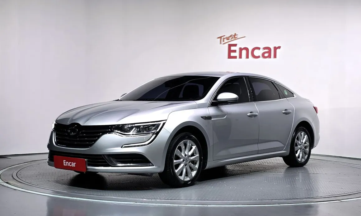 Renault SM6