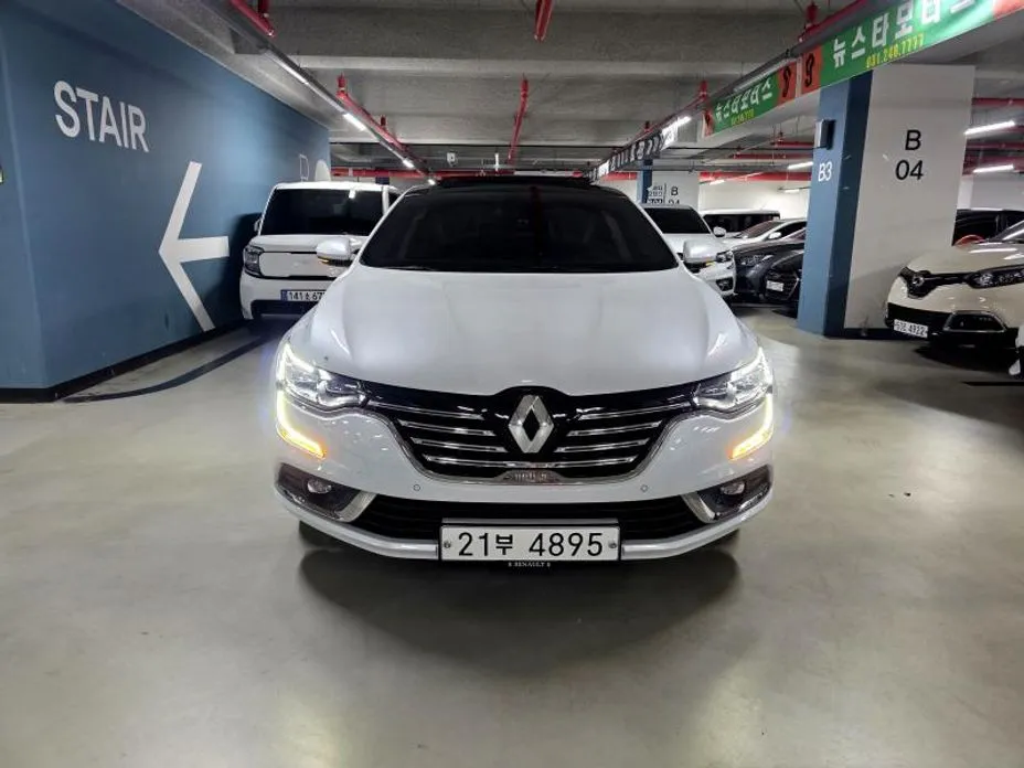 Renault SM6