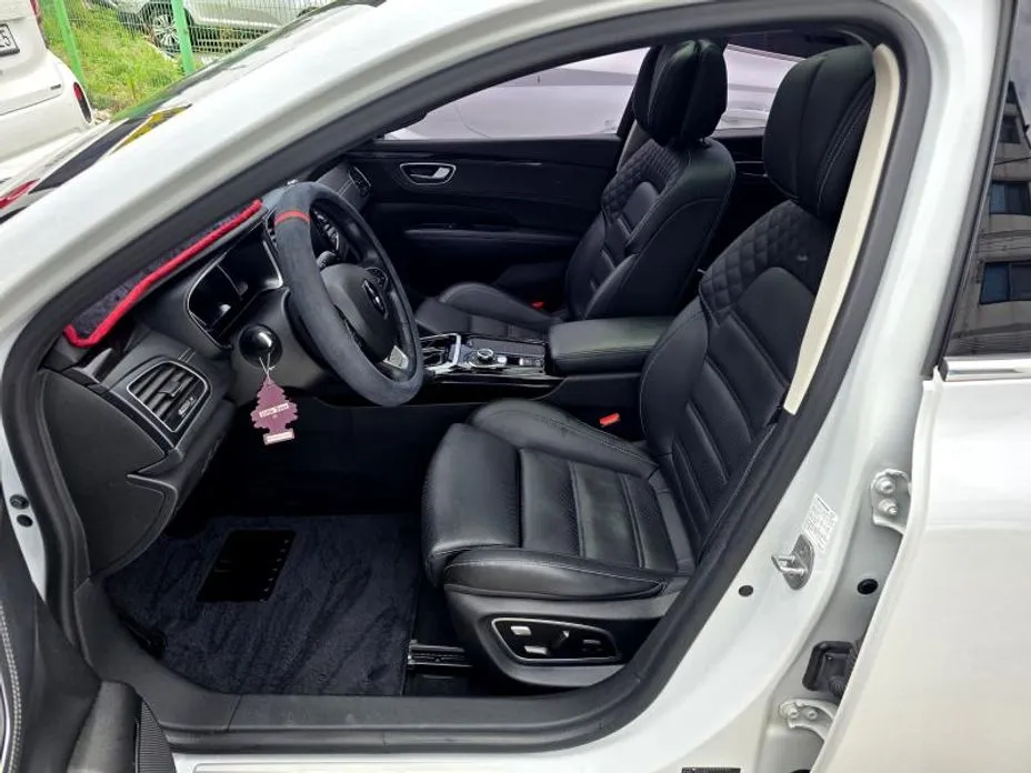 Renault SM6
