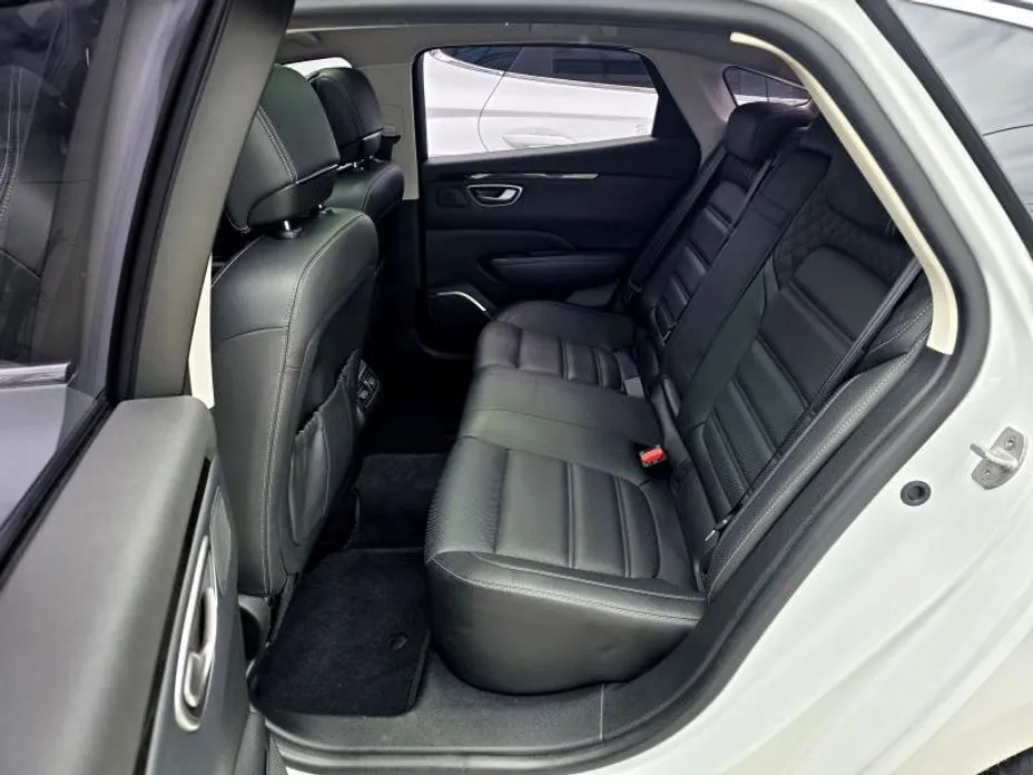 Renault SM6