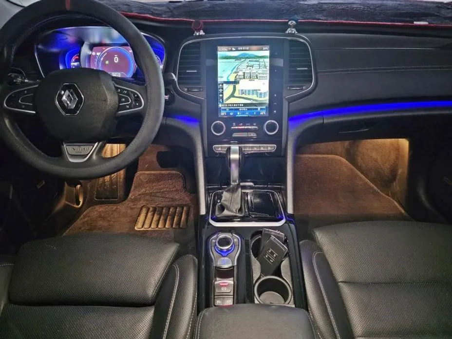 Renault SM6