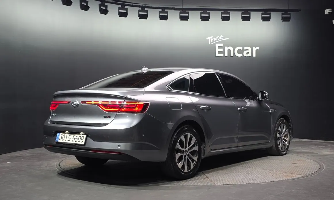 Renault SM6