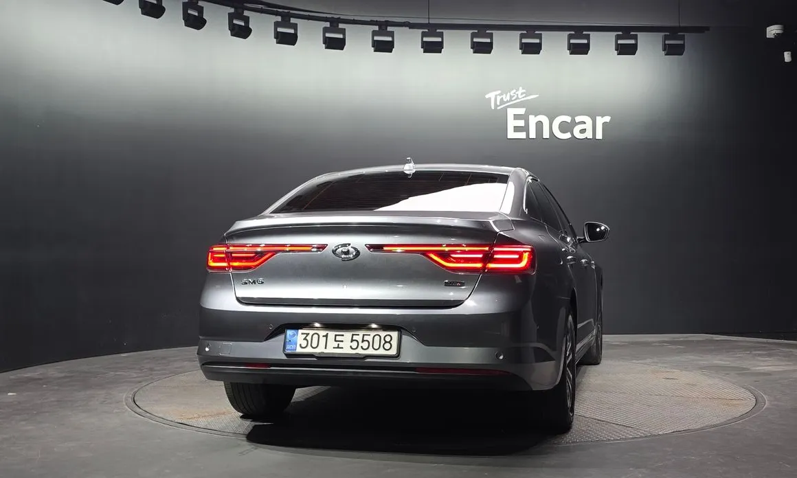 Renault SM6