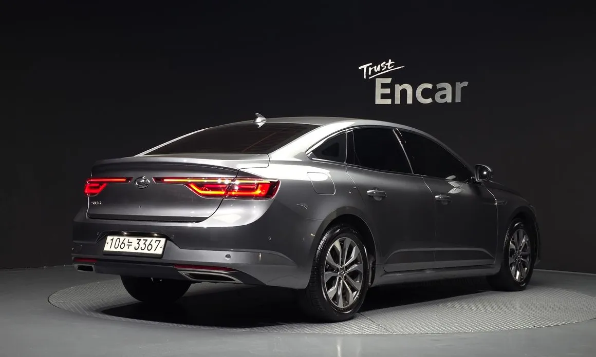 Renault SM6