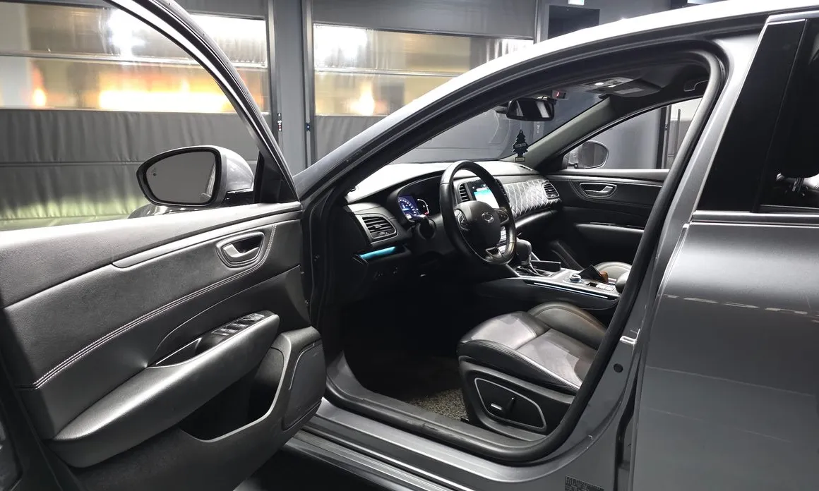 Renault SM6
