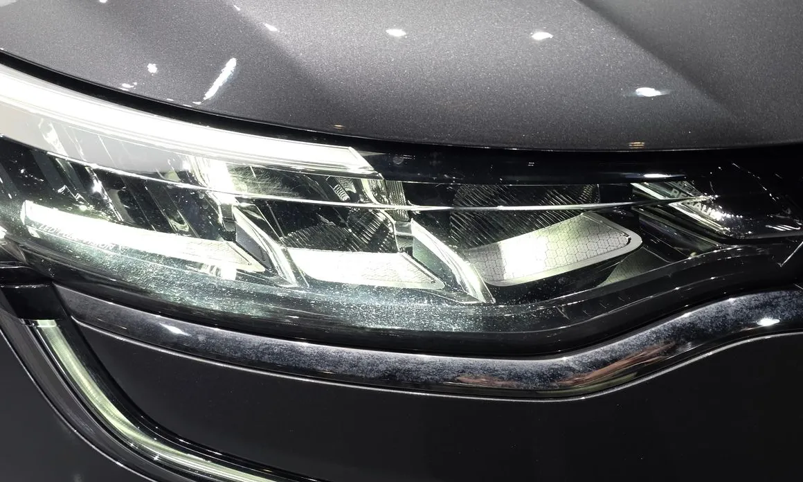 Renault SM6
