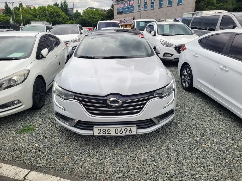 Renault SM6